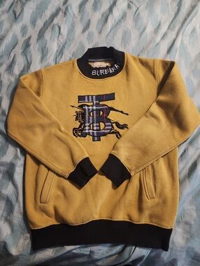 Rare Burberry Mustard Yellow Crewneck Sweatshirt  Men's Size Large